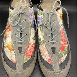 ECCO women’a sneakers. Floral and gray